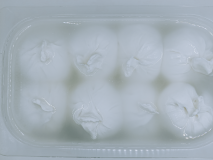 BURRATA 125 GR BANDEJA DE 1 KG 8 PIEZAS