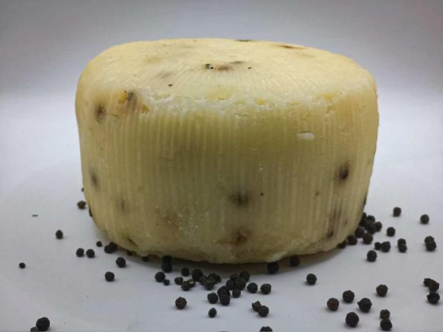 QUESO  PIMIENTA NEGRA SEMICURADO  REDONDO
