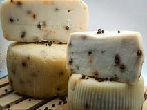 QUESO  PIMIENTA NEGRA SEMICURADO  REDONDO
