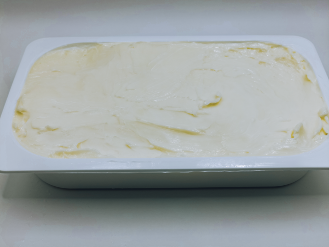 MANTEQUILLA 1 KG BANDEJA