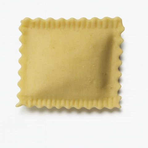 RAVIOLI RULO DE CABRA CON CEBOLLA CARAMELIZADA